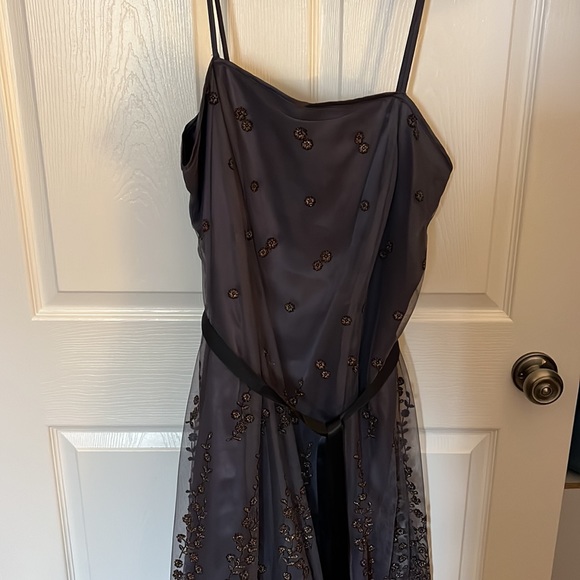 Laura Plus Cocktail dress, spaghetti strap, crinoline underlay. - Picture 7 of 7